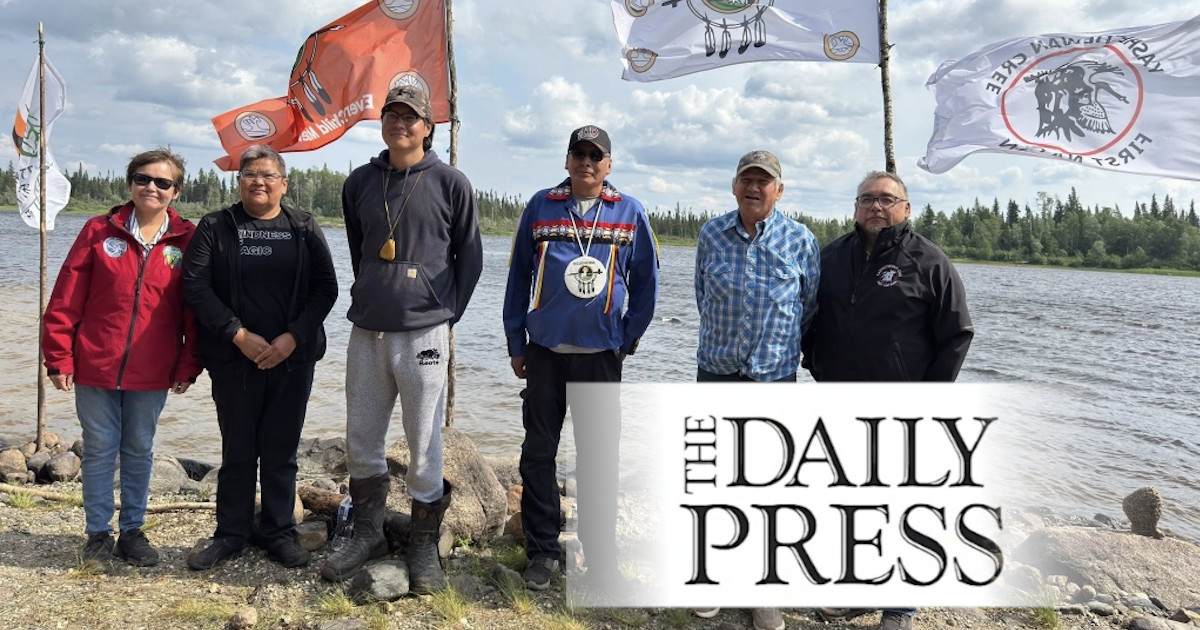 Chiefs show their support for a youth-led protest against Bill 5 and Bill C-5 on the banks of the Attawapiskat River on July 1. From left are: Chief Elizabeth Kataquapit of Fort Albany FN, Chief Sylvia Koostachin-Metatawabin of Attawapiskat FN, Jeronimo Kataquapit, Chief Gary Quisses of Neskantaga, Grand Chief Leo Friday of Mushkegowuk Council and Chief Hosea Wesley of Kashechewan FN. Jeronimo Kataquapit/Supplied photo
